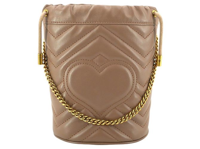 Gucci Borsa a tracolla a secchiello GG Marmont in pelle trapuntata beige con catena - vista 3
