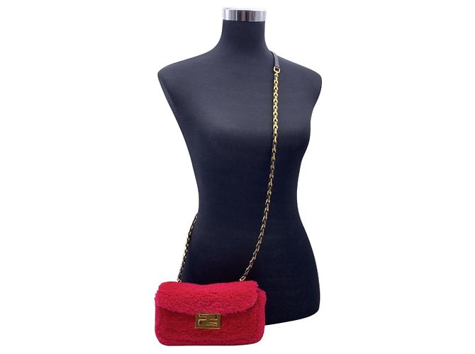 Fendi Mini borsa baguette a tracolla in nappa e shearling rosa fucsia - vista 2