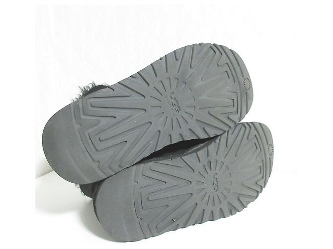 Autre Marque UGG MINI BAILEY BUTTON Lammfell Kurzstiefel Schwarz - Ansicht 5