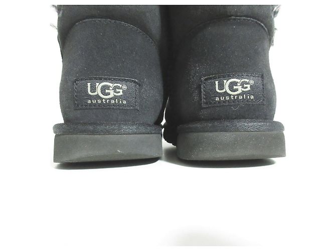Autre Marque UGG MINI BAILEY BUTTON Lammfell Kurzstiefel Schwarz - Ansicht 8