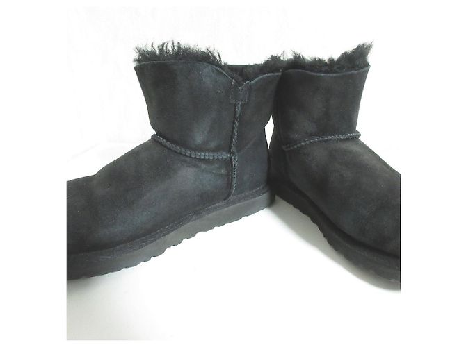 Autre Marque UGG MINI BAILEY BUTTON Lammfell Kurzstiefel Schwarz - Ansicht 9