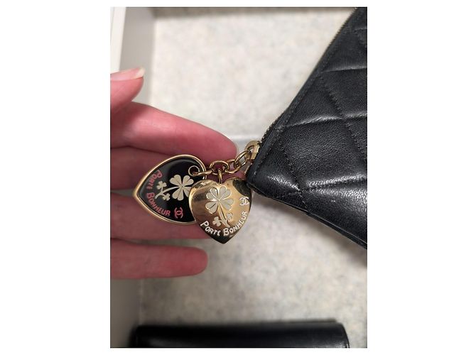 Chanel gesteppte Lammleder-Pochette mit Charms Schwarz - Ansicht 7