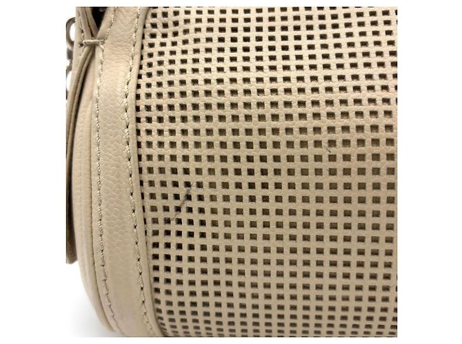 Borsa a tracolla Chanel Perforated Pulley Chain Beige - vista 7