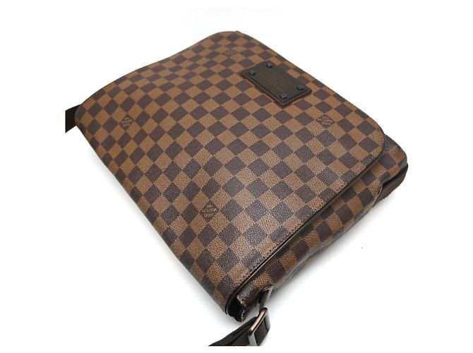 Borsa a Spalla Louis Vuitton Brooklyn MM Marrone - vista 3