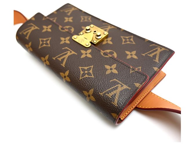 Cinturón Louis Vuitton Monogram Pouch PM Castaño - vista 3
