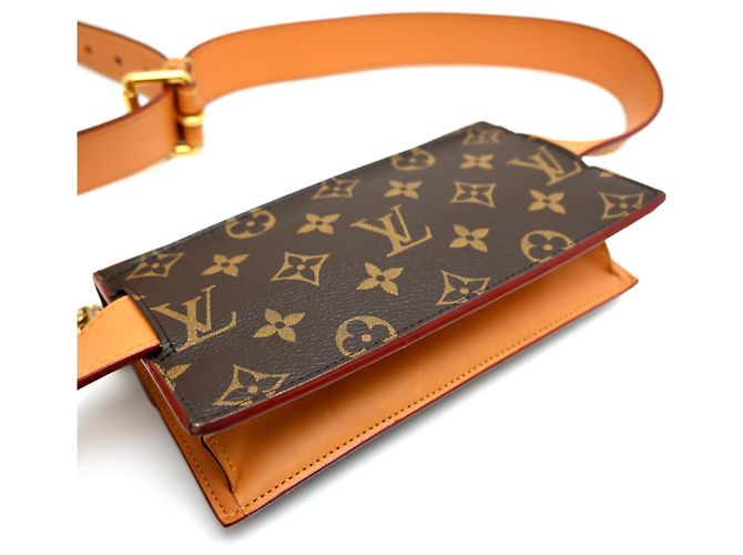 Cinturón Louis Vuitton Monogram Pouch PM Castaño - vista 4
