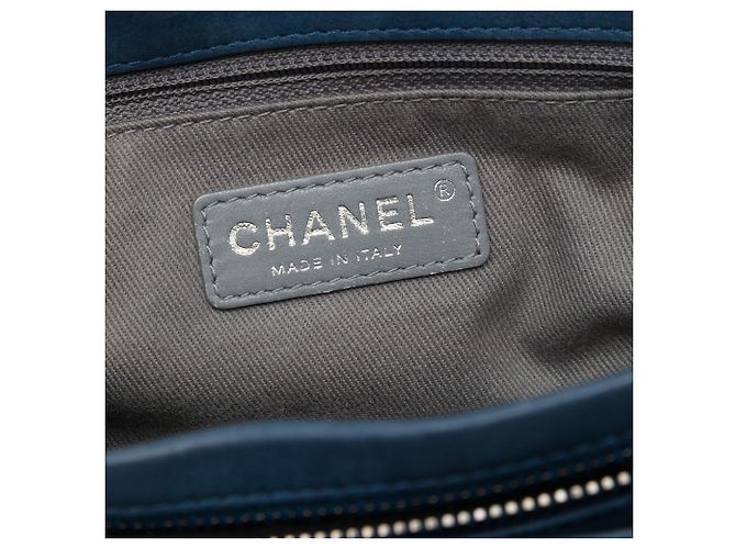 Chanel Blue Medium Quilted Iridescent Calfskin Coco Daily Flap Blu scuro - vista 5