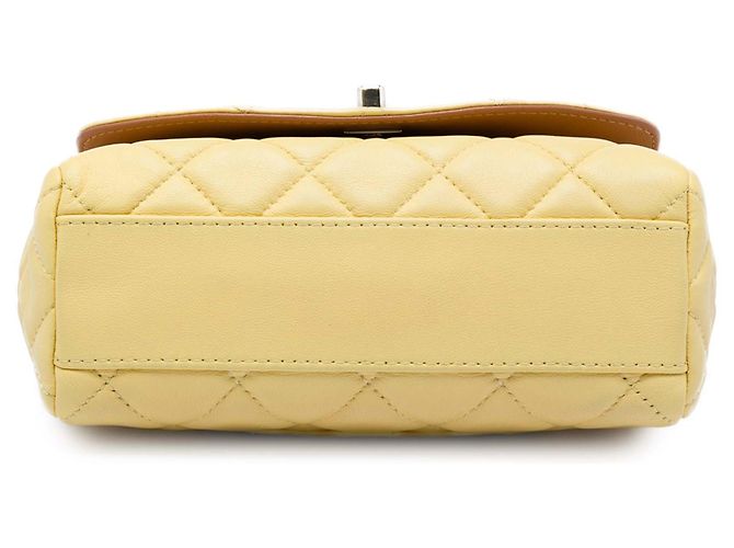 Chanel Giallo Small Quilted Lambskin Cocovado Ribbon Chain Flap - vista 3