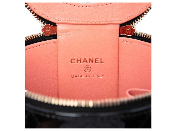 Vanity Neceser Chanel Afternoon Tea de charol acolchado negro con cadena - vista 5