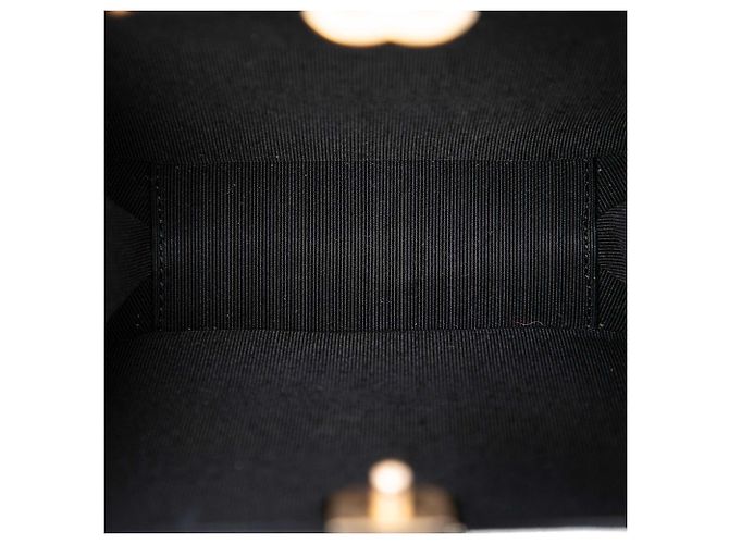 Clutch Chanel quadrata in agnello nero con CC e metallo e catena - vista 4