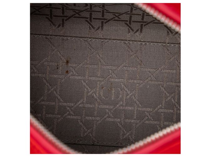 Lady Dior Cannage aus Lackleder rot, Größe Medium - Ansicht 4