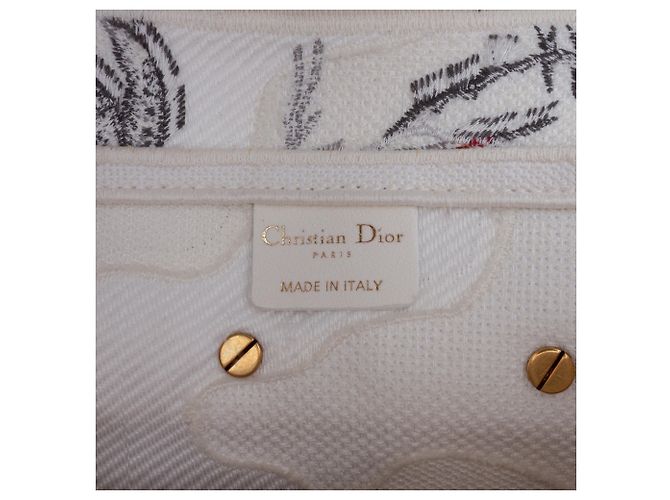 Dior Saddle Bag aus weißem Canvas mit Camouflage-Blumenstickerei - Ansicht 5