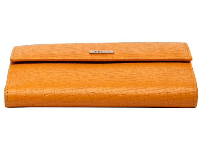 Cartera bifold de piel de becerro texturizada naranja Gucci - vista 3
