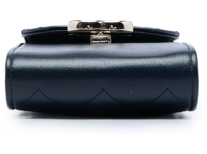 Portatفono Chanel Blue Caviar con cordino e catena Blu navy - vista 3