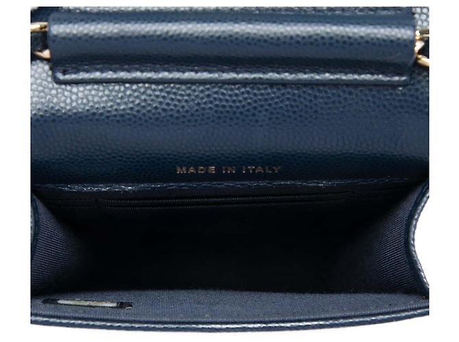 Portatفono Chanel Blue Caviar con cordino e catena Blu navy - vista 4
