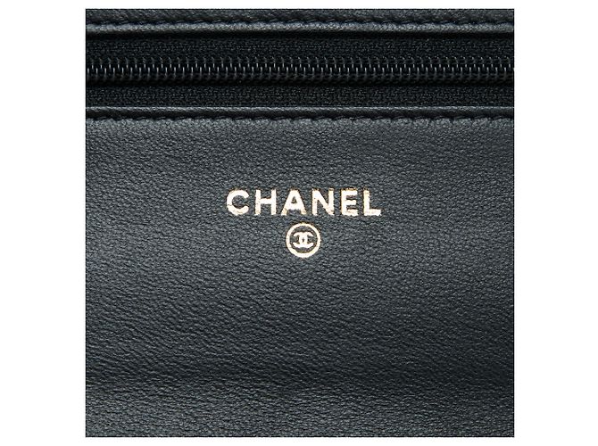 Chanel gesteppte schwarze Lammhaut-Wallet On Chain mit Wappen - Ansicht 5