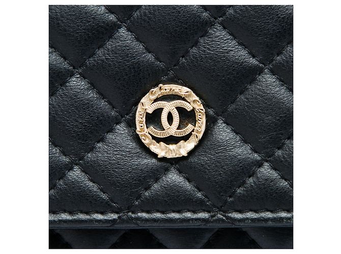 Chanel gesteppte schwarze Lammhaut-Wallet On Chain mit Wappen - Ansicht 6