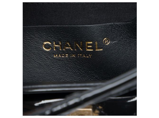 Chanel Black Mini Quilted Patent Graphic Catch Flap Nero - vista 5