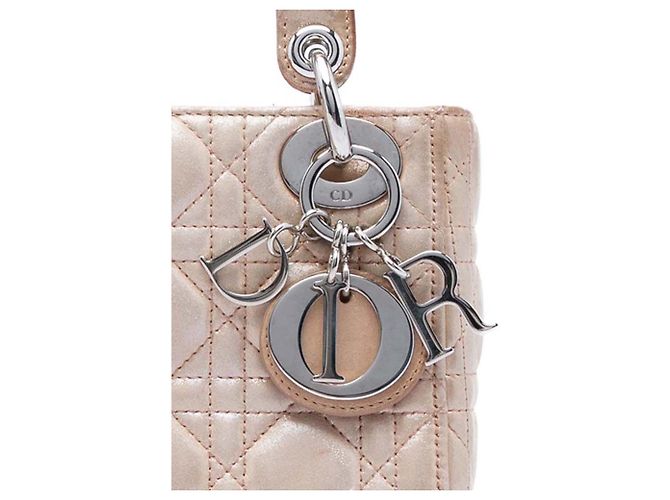 Lady Dior Cannage in agnello iridescente rosa mini di Dior - vista 5