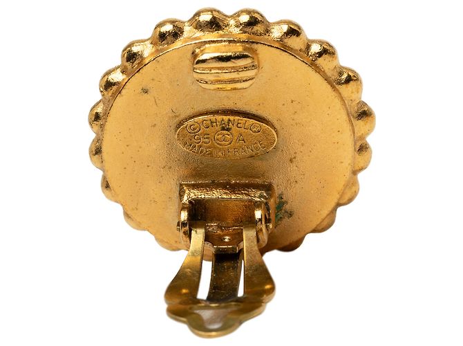 Orecchini Chanel Gold CC placcati oro e smalto rotondo con clip D'oro - vista 3