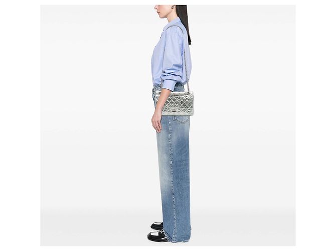 Chanel Reissue 2.55 Double Flap 226 in pelle di vitello metallizzata trapuntata argento - vista 7