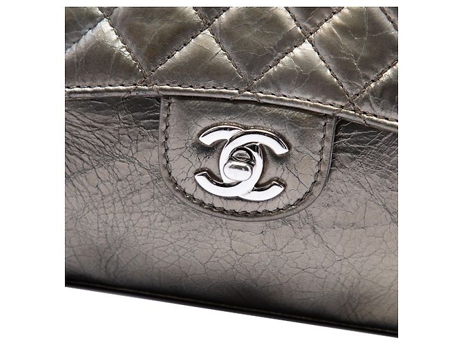 Chanel Gray Medium Metallic Crackled Calfskin Clams Pocket Flap Marrone Grigio antracite - vista 5