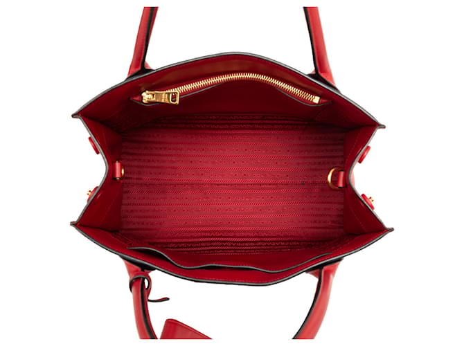 Prada Red Medium Saffiano Cuir Monochrome Top Handle Tote Rosso - vista 4