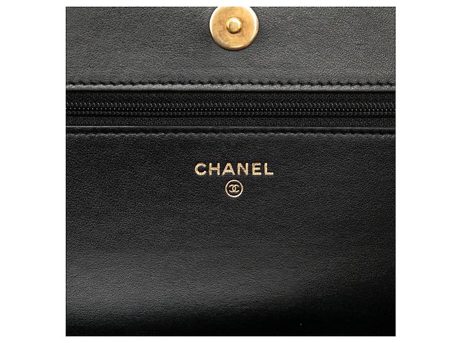 Portafoglio Chanel Boy in caviar trapuntato nero con catena - vista 5