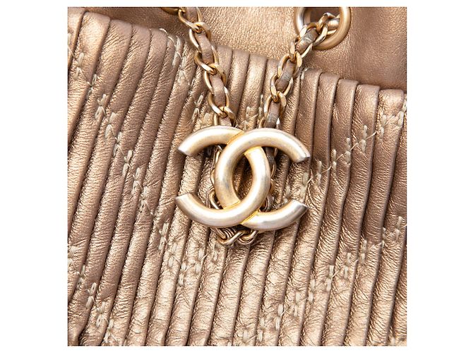 Borsa a secchiello Chanel Gold Small Metallic Lambskin Coco Pleats Drawstring D'oro - vista 5