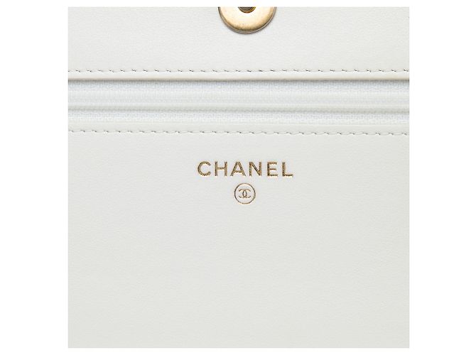 Portafoglio Chanel Boy bianco in caviar trapuntato con catena Crudo - vista 5