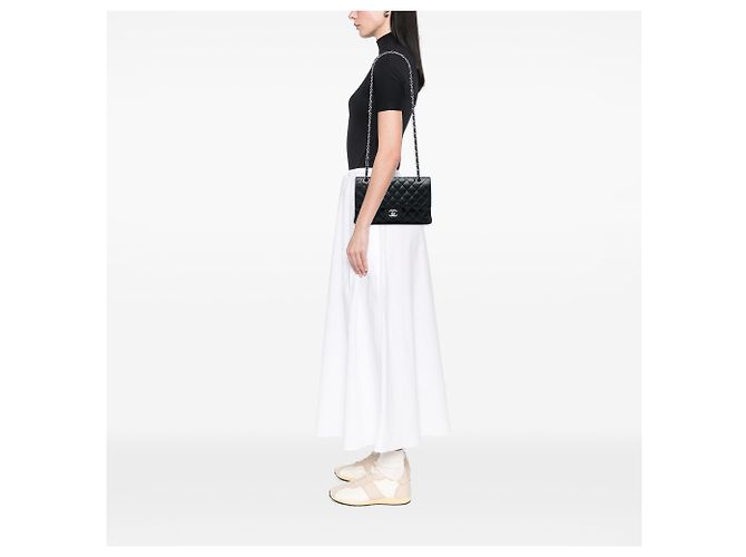 Chanel Black Medium Classic Lambskin Double Flap Nero - vista 5