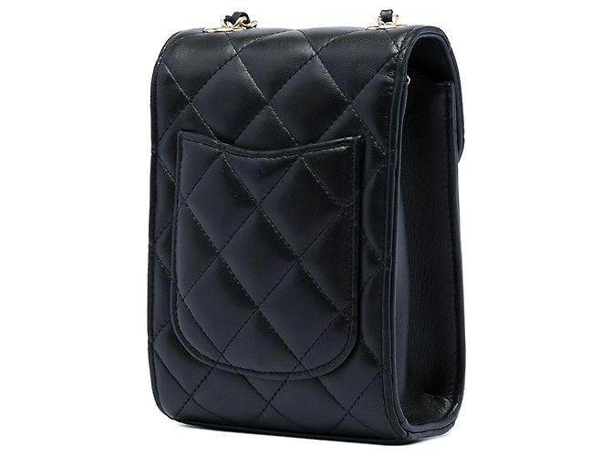 Porta-celular Chanel Black CC em couro de cordeiro matelassê com corrente Preto - vista 2