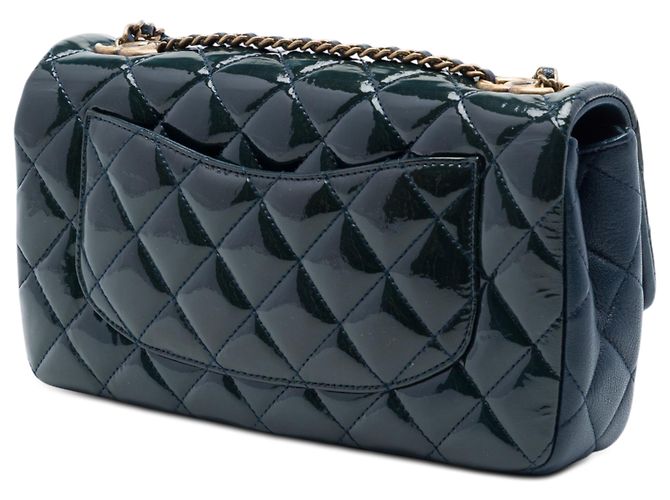 Chanel Blue Paris Salzburg Medium Patent e Goatskin CC Eyelet Flap Blu navy - vista 2