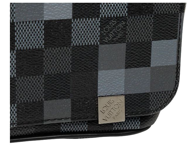 Louis Vuitton District PM in Damier Graphite nero - vista 8