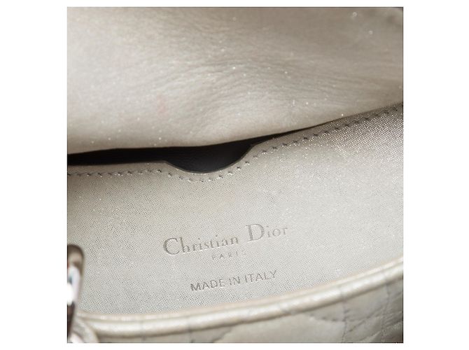 Lady Dior in agnello micro iridescente argento Dior - vista 5