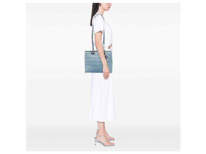 Lady Dior in denim blu grande con manici in acrilico Cannage di Dior Blu chiaro - vista 5