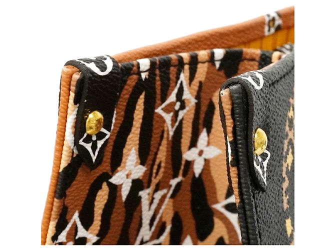 Borsa Tote Louis Vuitton Monogram Jungle OnTheGo GM Marrone Nero - vista 8