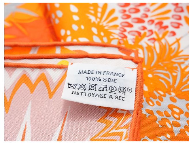 Hermès Carré Mountain Zebra Seidenschal 90 cm Orange Schwarz Weiß Grau Gelb - Ansicht 14