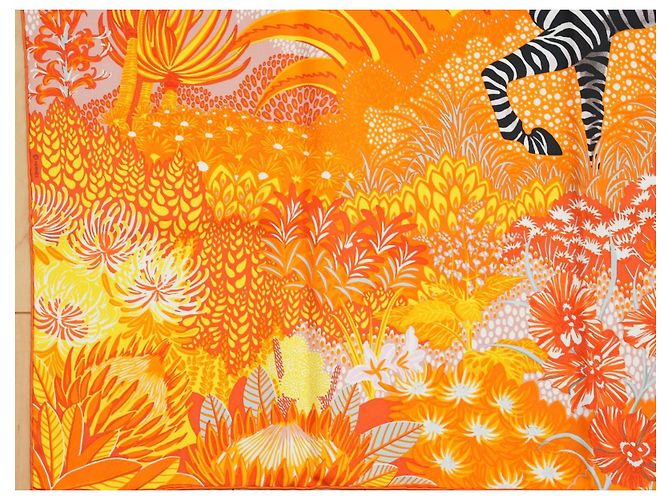 Hermès Carré Mountain Zebra Seidenschal 90 cm Orange Schwarz Weiß Grau Gelb - Ansicht 6