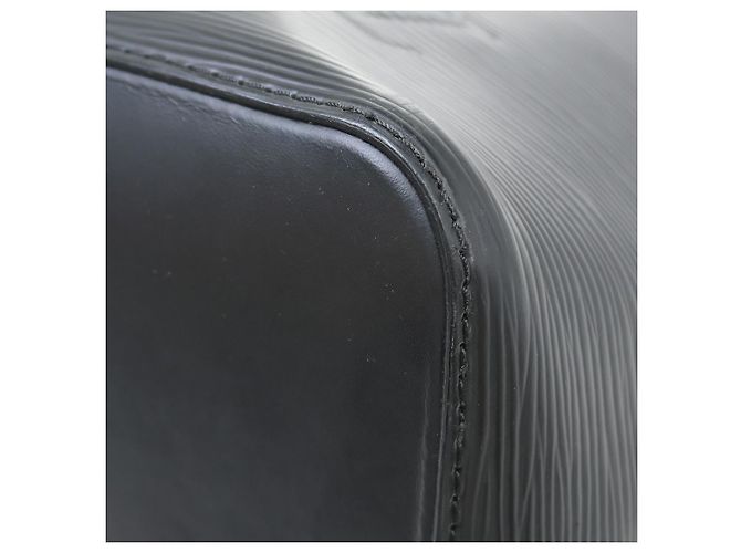 Néonoé Louis Vuitton NeoNoe Epi Leather MM Nero - vista 7