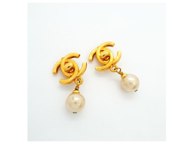 Orecchini a clip Chanel placcati oro con perla finta D'oro - vista 2
