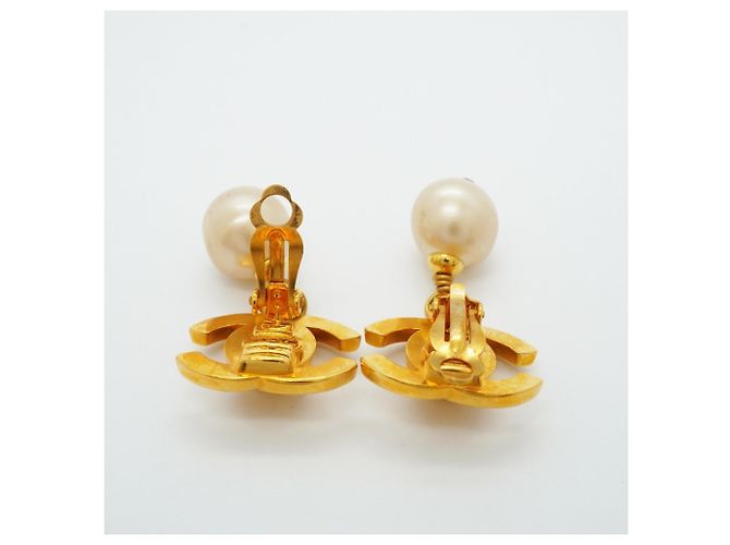 Orecchini a clip Chanel placcati oro con perla finta D'oro - vista 3
