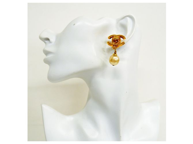 Orecchini a clip Chanel placcati oro con perla finta D'oro - vista 5