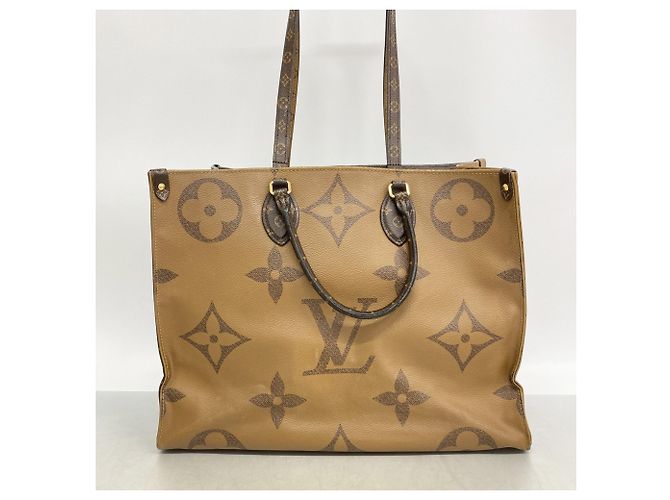 Borsa Tote Louis Vuitton Monogram Giant Reverse OnTheGo GM Marrone - vista 13