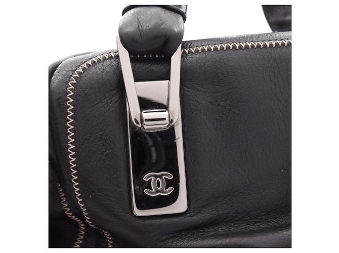 Sac à main en cuir noir Chanel - vue 8
