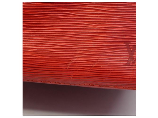 Noe Borsa a tracolla Louis Vuitton Epi Petit Noé Rosso - vista 11