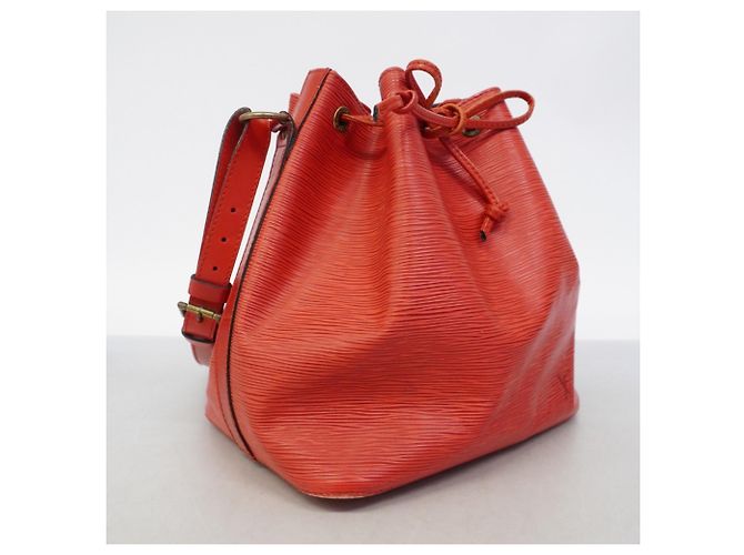 Noe Borsa a tracolla Louis Vuitton Epi Petit Noé Rosso - vista 2