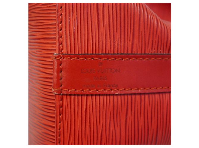 Noe Borsa a tracolla Louis Vuitton Epi Petit Noé Rosso - vista 5