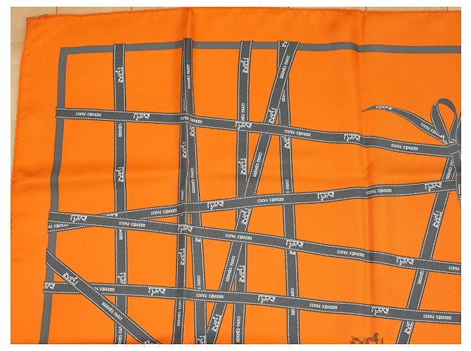 Carré Hermès Bolduc Jean Louis Dumas Seta Arancione 90cm Grigio - vista 3