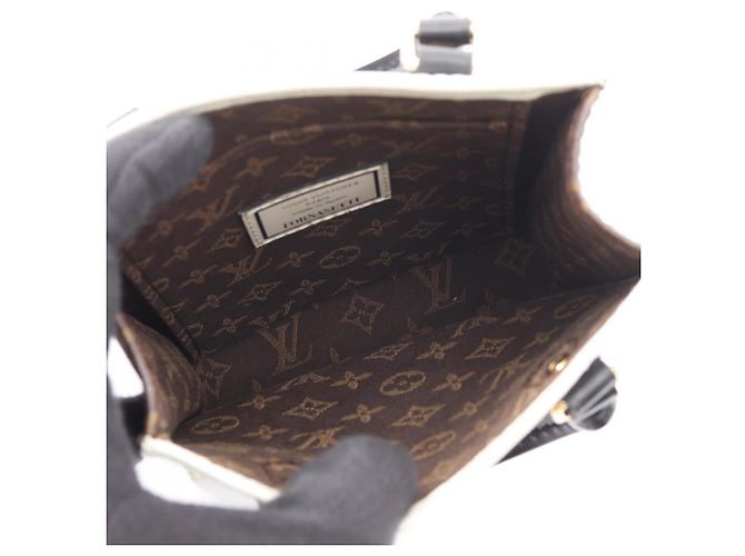 Borsa Louis Vuitton x Fornasetti Petite Sac Plat Monogram Marrone Nero Bianco - vista 3